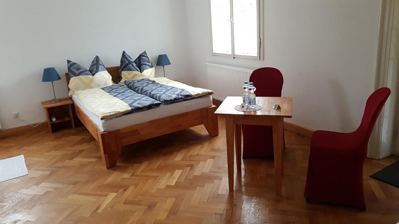 Gaestehaus Lichdi Schwaigern Bagian luar foto